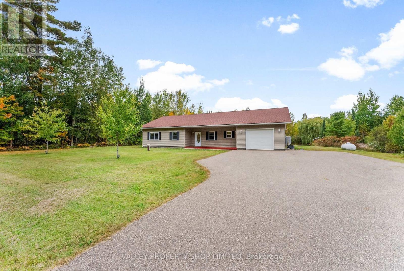 367 Radtke Road, Petawawa, Ontario  K8A 6W7 - Photo 34 - X12436673