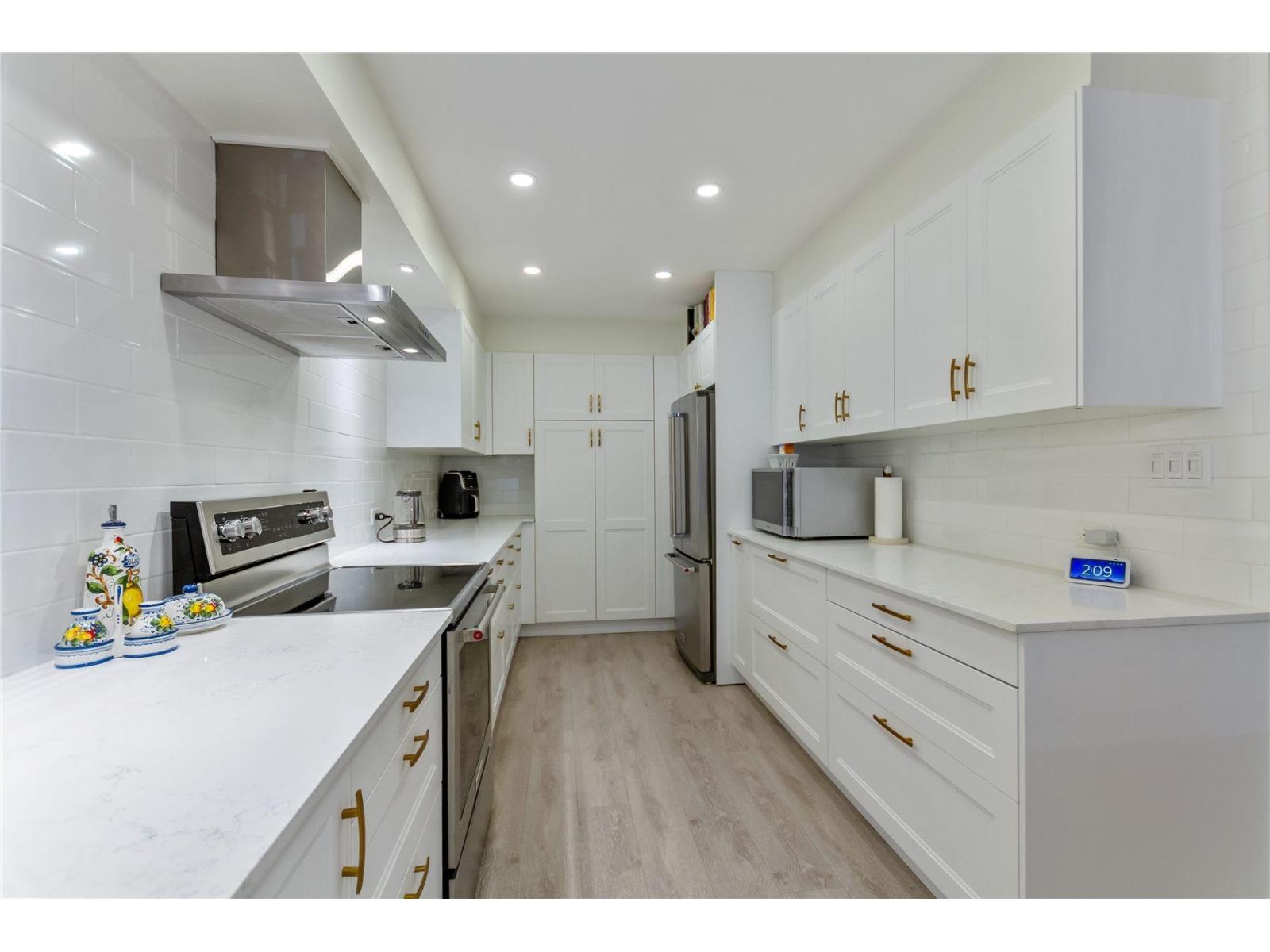 107 15300 17 Avenue, Surrey, British Columbia  V4A 8Y6 - Photo 3 - R3052961