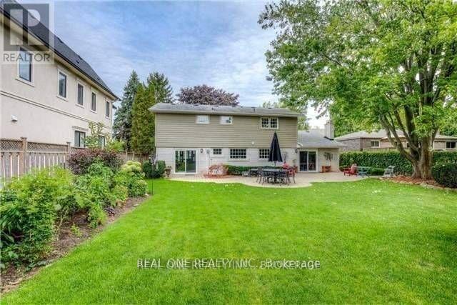 2043 Water's Edge Drive, Oakville, Ontario  L6L 1A3 - Photo 14 - W12433677