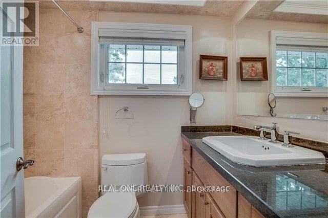 2043 Water's Edge Drive, Oakville, Ontario  L6L 1A3 - Photo 7 - W12433677