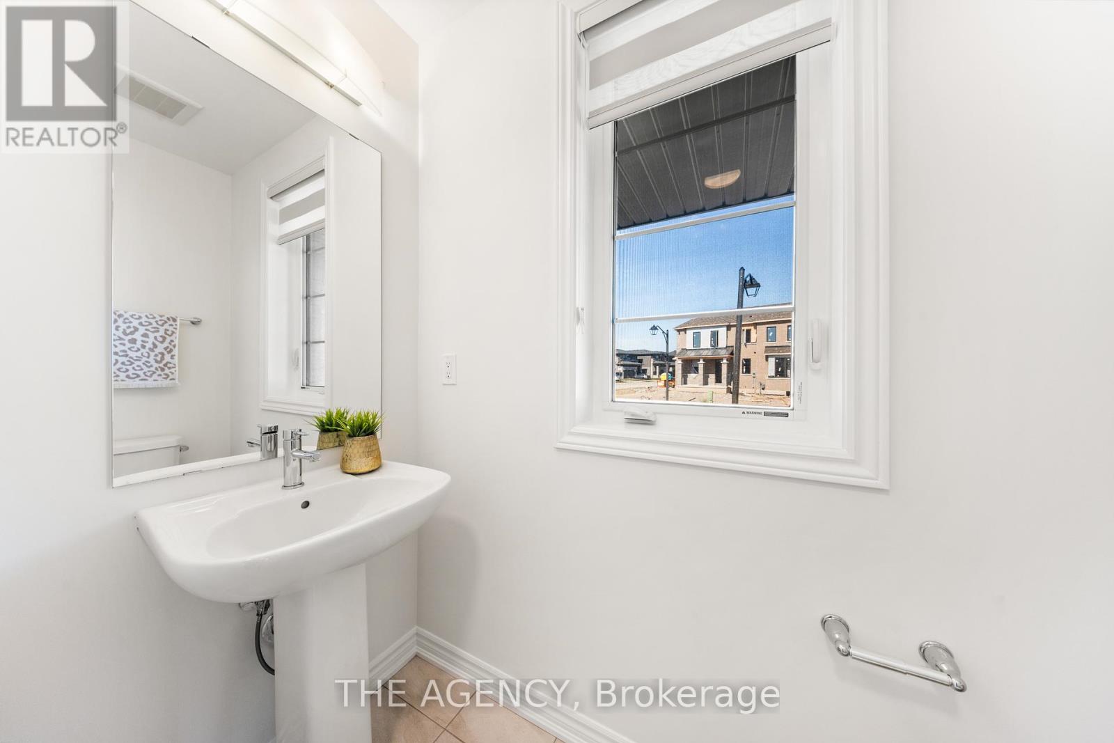 1 Bee Crescent, Brantford, Ontario  N3T 0V7 - Photo 18 - X12433970