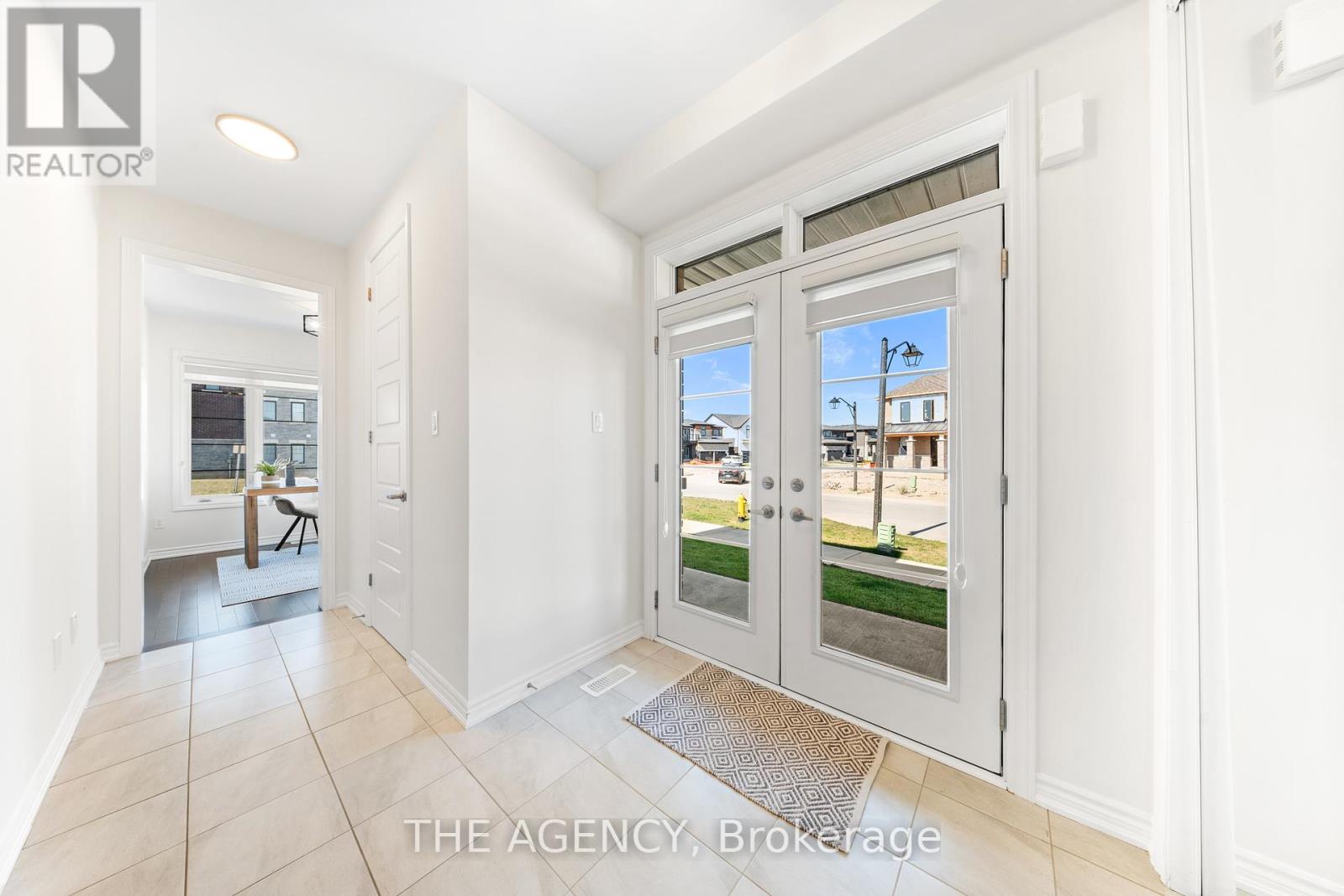 1 Bee Crescent, Brantford, Ontario  N3T 0V7 - Photo 4 - X12433970