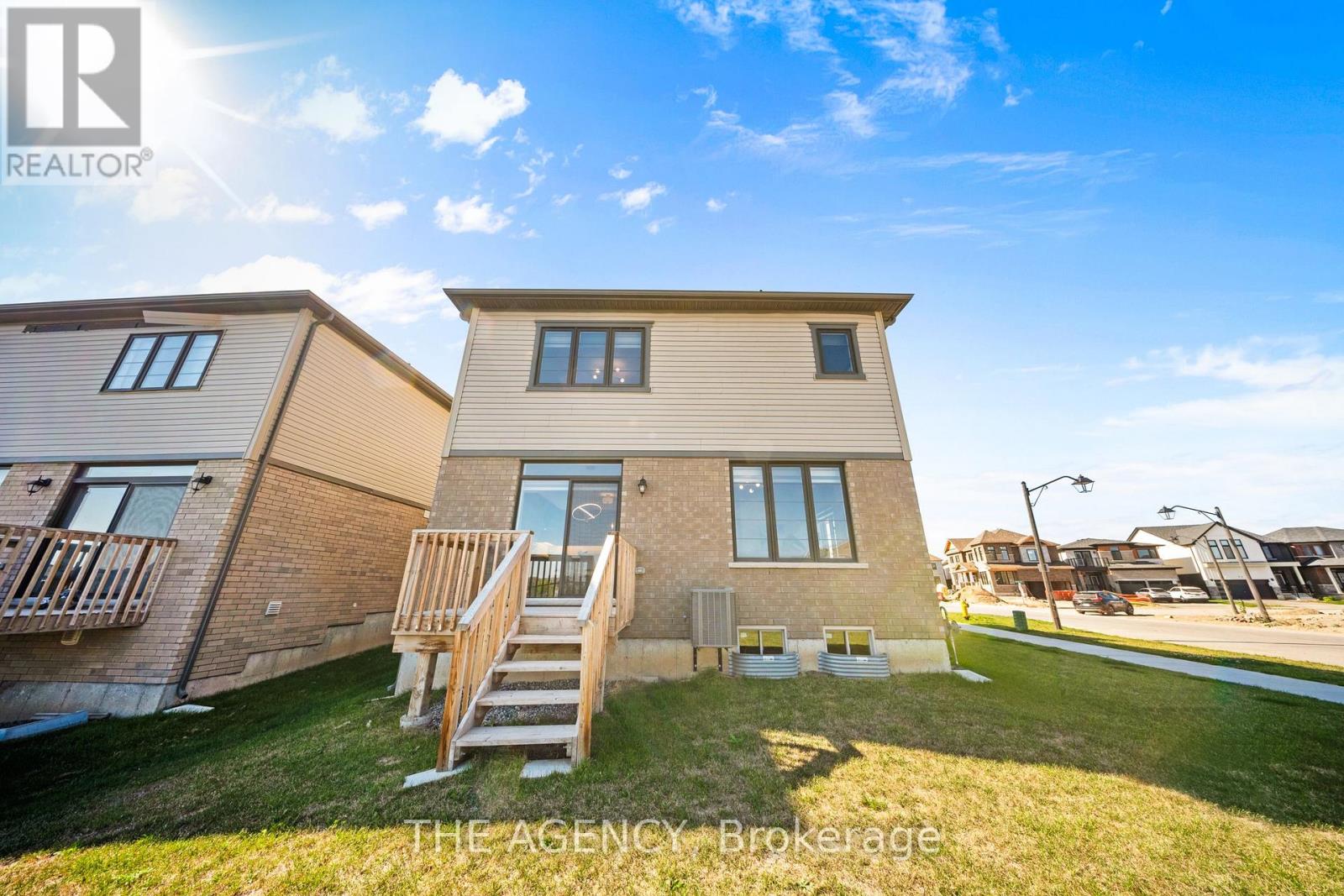 1 Bee Crescent, Brantford, Ontario  N3T 0V7 - Photo 43 - X12433970