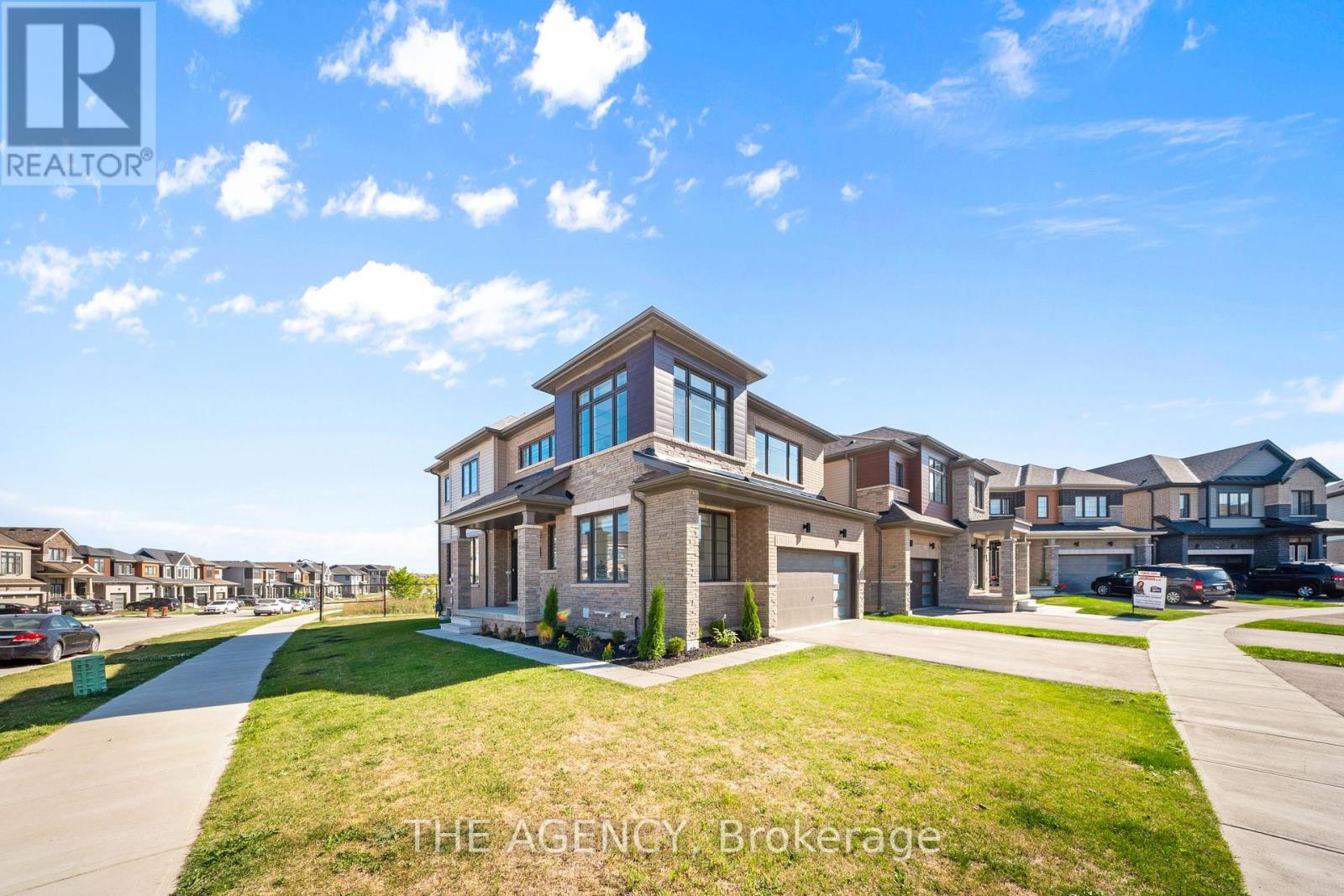 1 Bee Crescent, Brantford, Ontario  N3T 0V7 - Photo 2 - X12433970