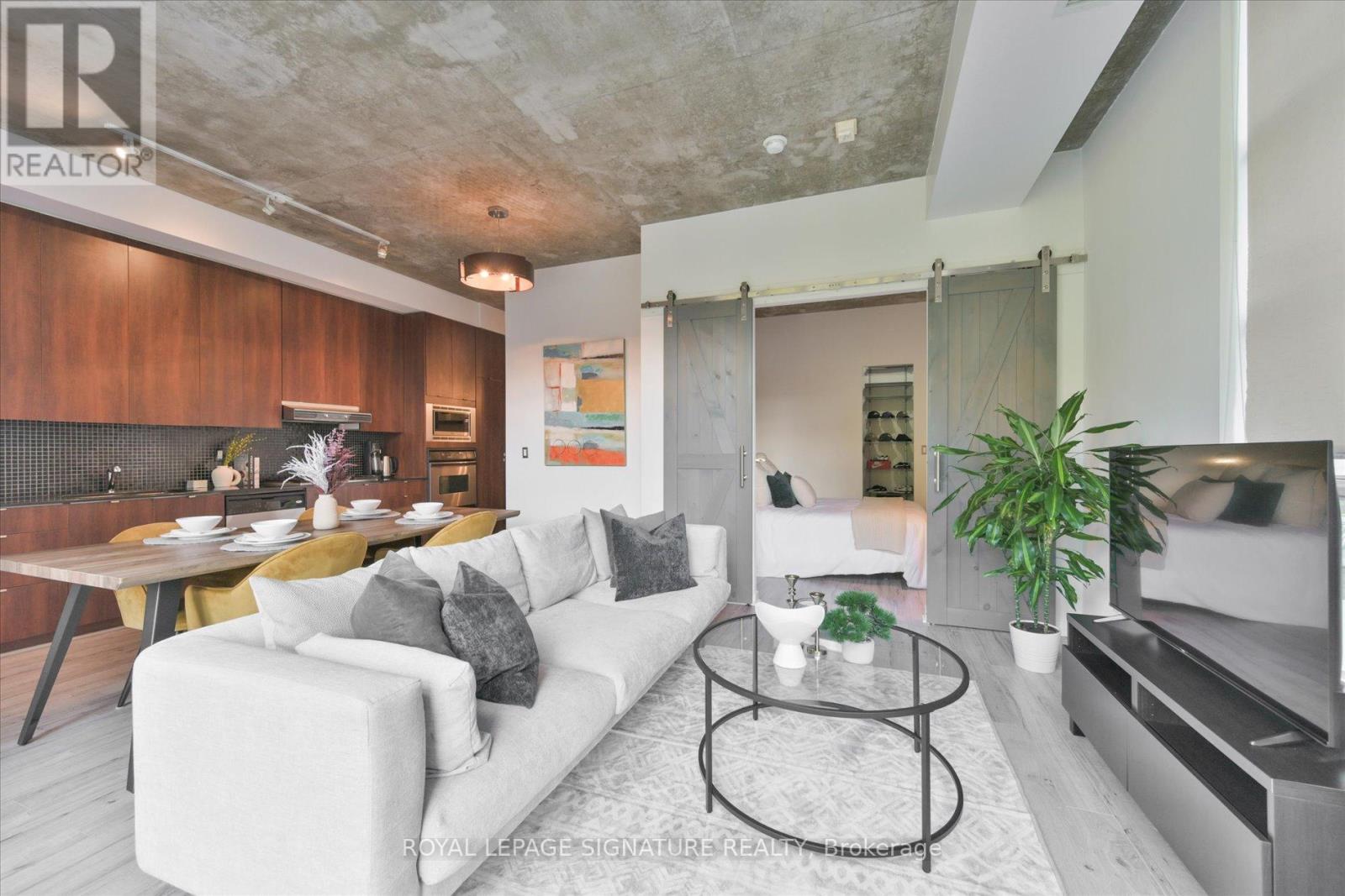 305 - 23 Brant Street, Toronto, Ontario  M5V 2L5 - Photo 5 - C12436229
