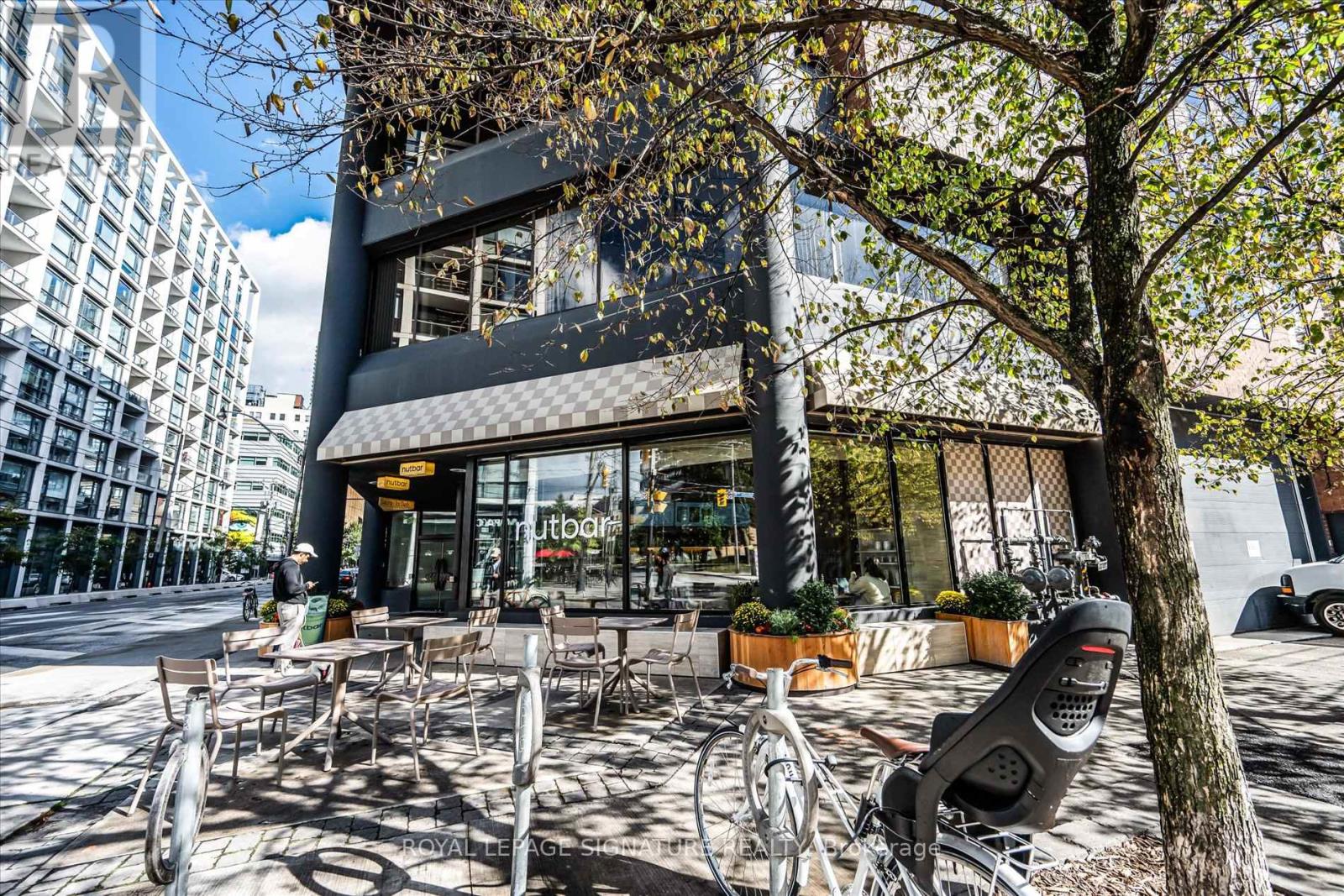 305 - 23 Brant Street, Toronto, Ontario  M5V 2L5 - Photo 17 - C12436229