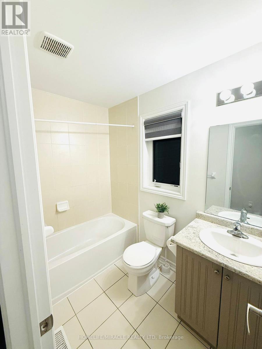 112 Baker Street N, Thorold, Ontario  L2V 0M9 - Photo 10 - X12418477