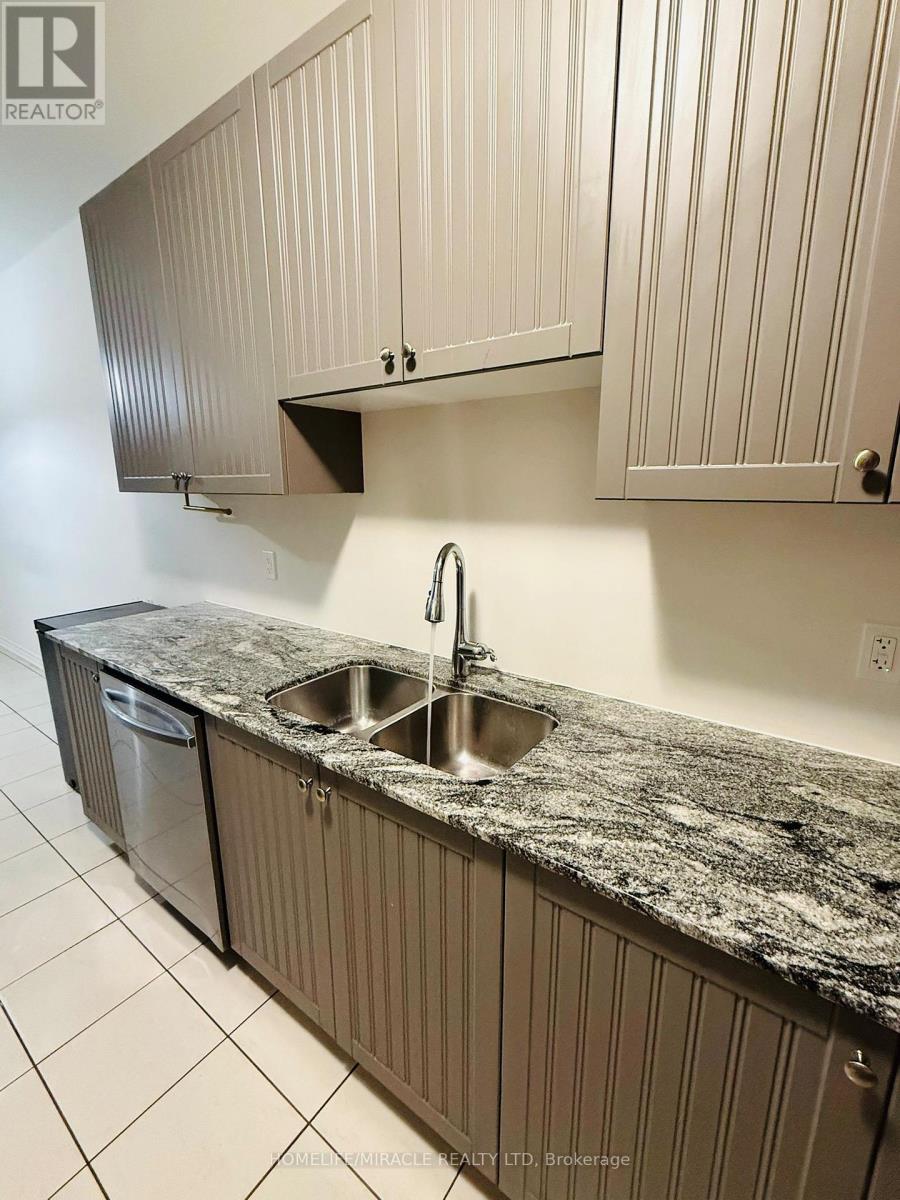 112 Baker Street N, Thorold, Ontario  L2V 0M9 - Photo 6 - X12418477