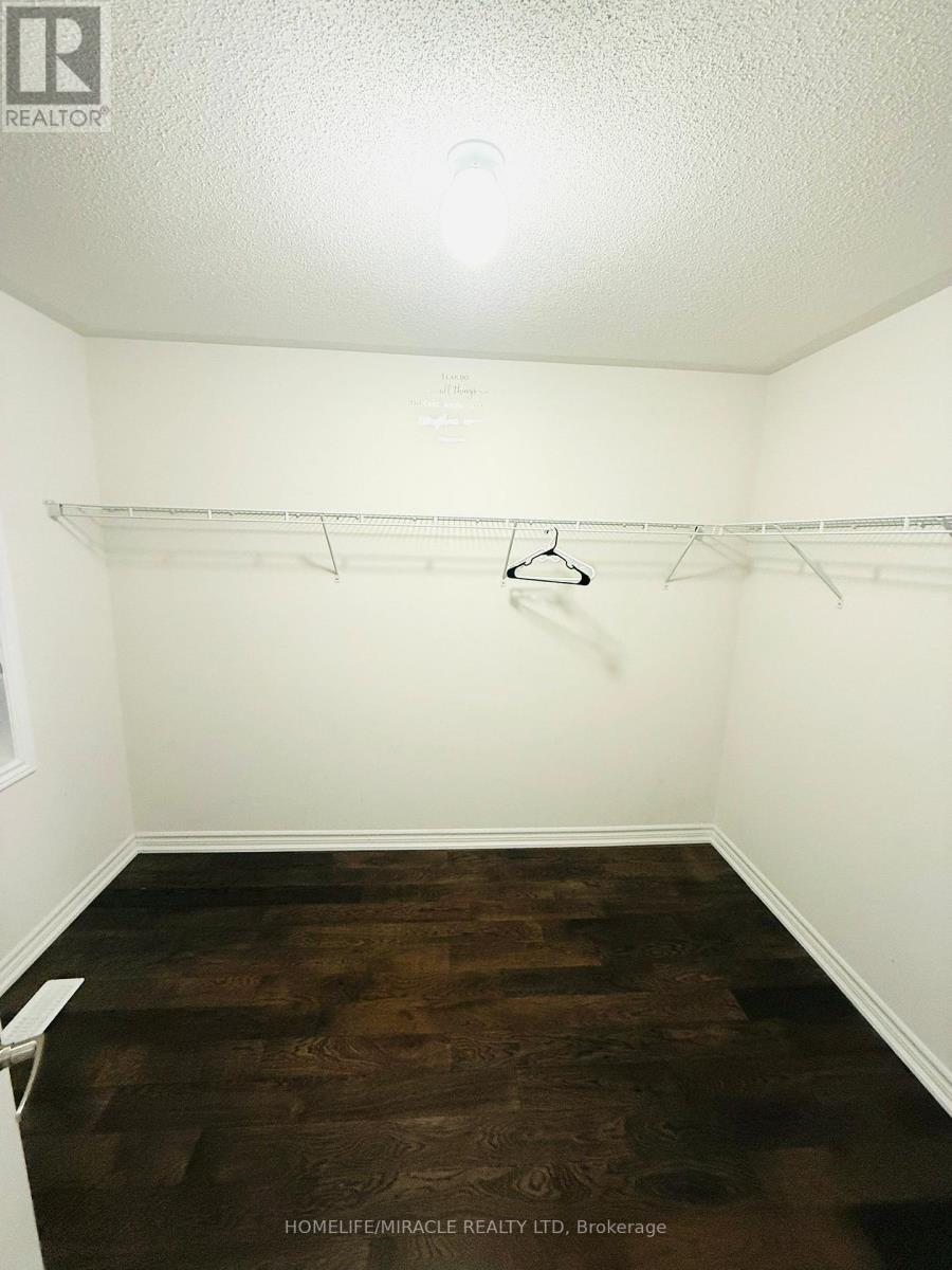 112 Baker Street N, Thorold, Ontario  L2V 0M9 - Photo 12 - X12418477