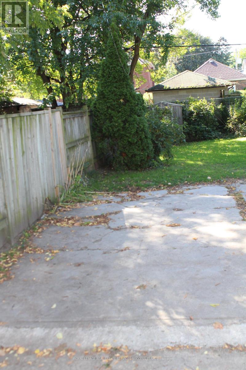 Bsmt - 10 Don Mills Road, Toronto, Ontario  M4J 3Z7 - Photo 11 - E12435869