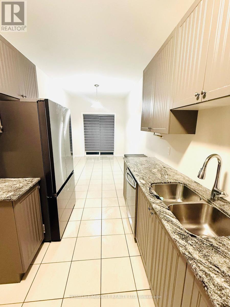 112 Baker Street N, Thorold, Ontario  L2V 0M9 - Photo 5 - X12418477