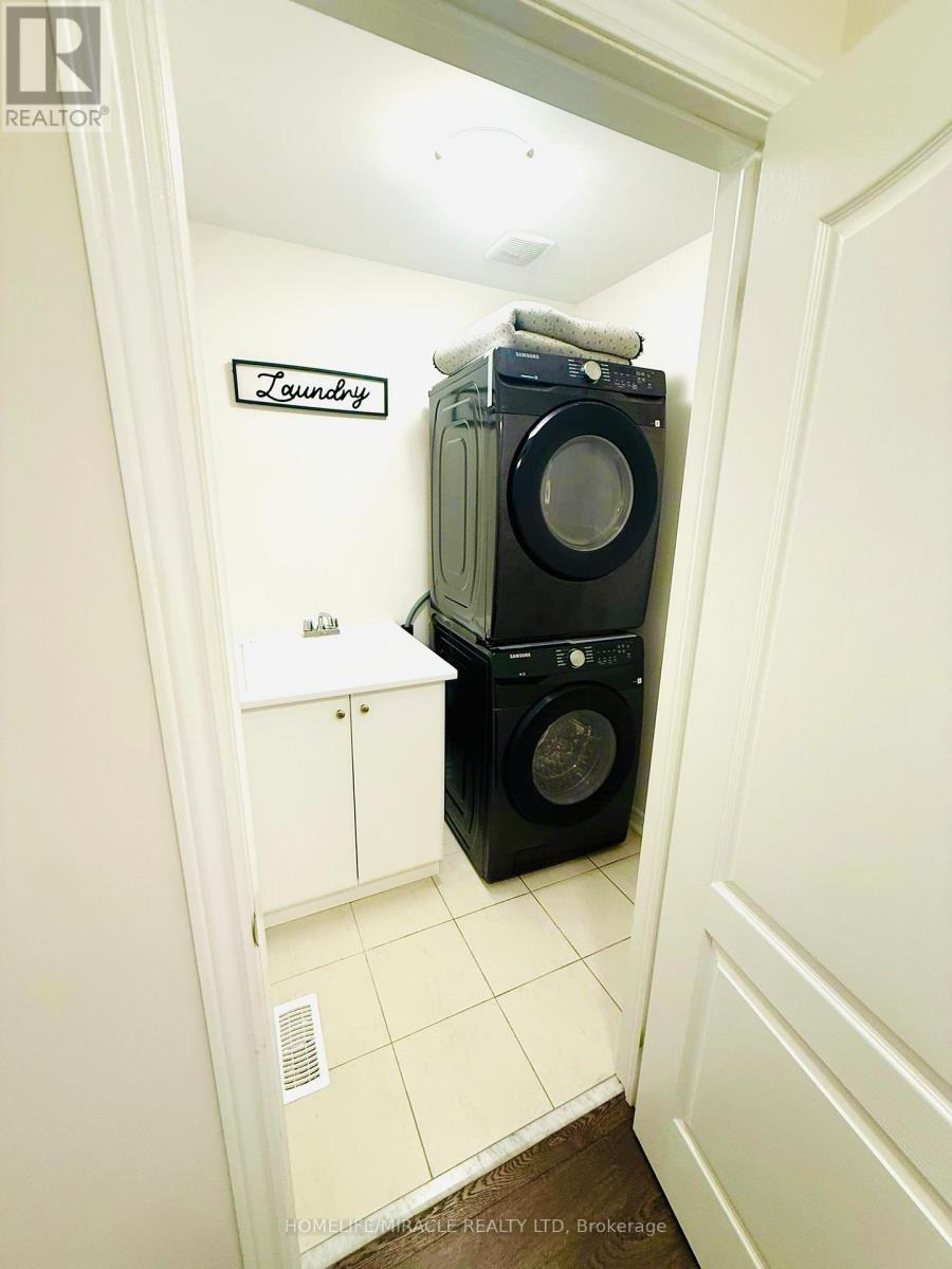 112 Baker Street N, Thorold, Ontario  L2V 0M9 - Photo 13 - X12418477