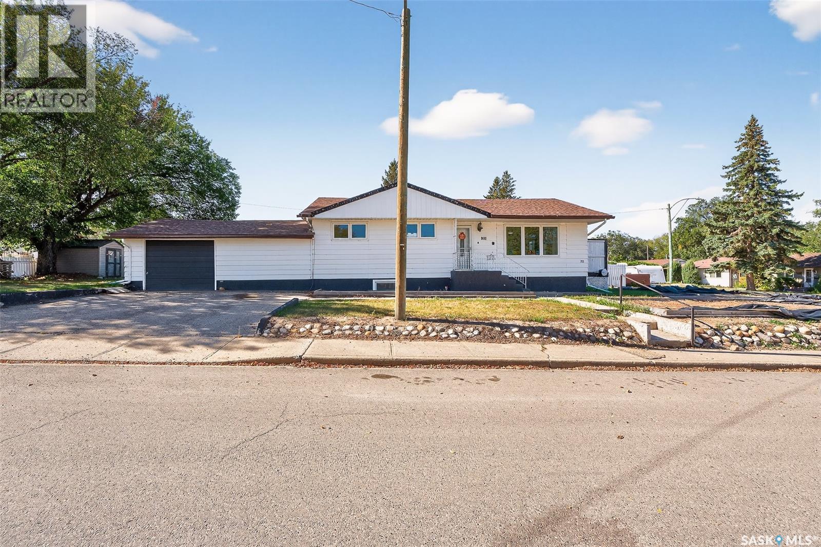 801 Vaughan Street, Moose Jaw, Saskatchewan  S6H 5N6 - Photo 1 - SK019712
