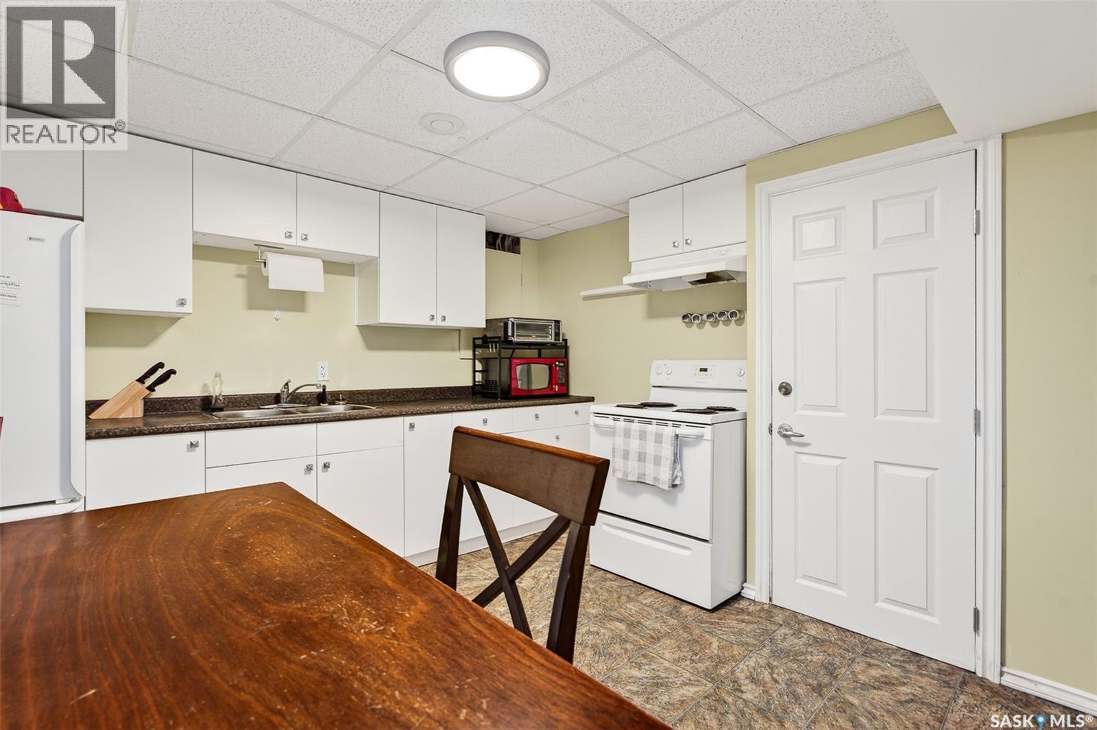 801 Vaughan Street, Moose Jaw, Saskatchewan  S6H 5N6 - Photo 36 - SK019712