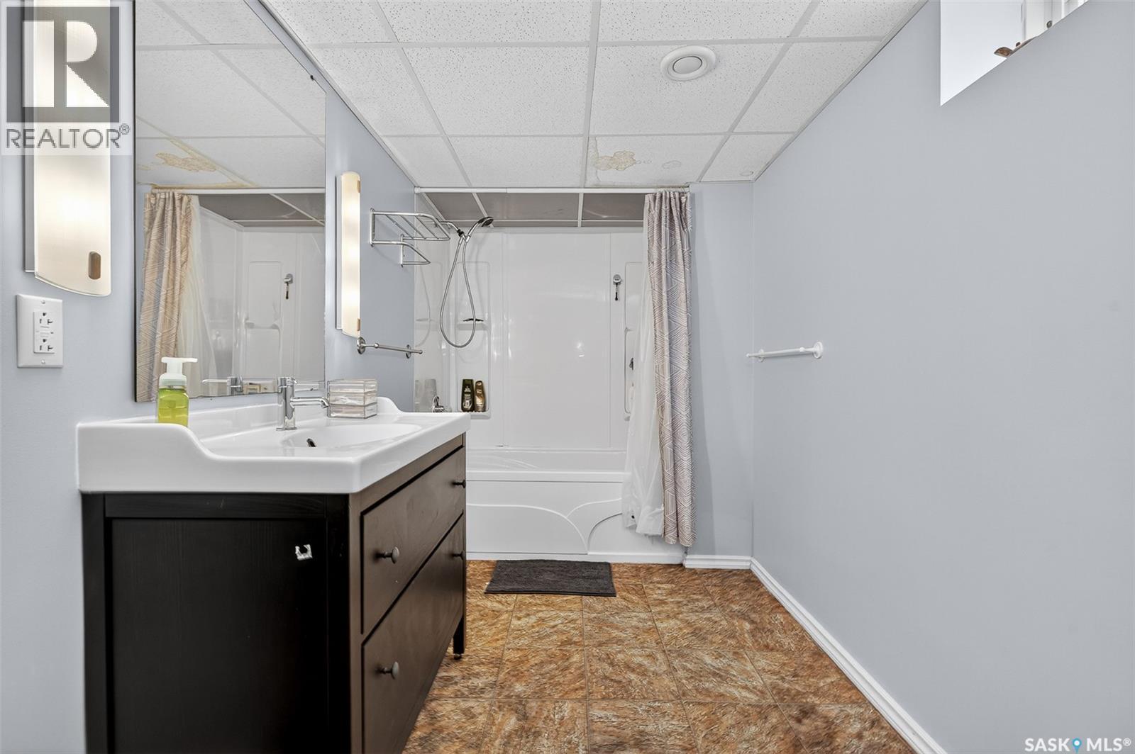 801 Vaughan Street, Moose Jaw, Saskatchewan  S6H 5N6 - Photo 39 - SK019712