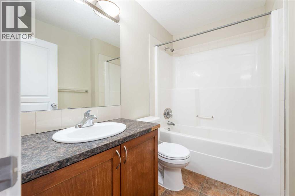 220 Bayside Point Sw, Airdrie, Alberta  T4B 2X6 - Photo 20 - A2245812