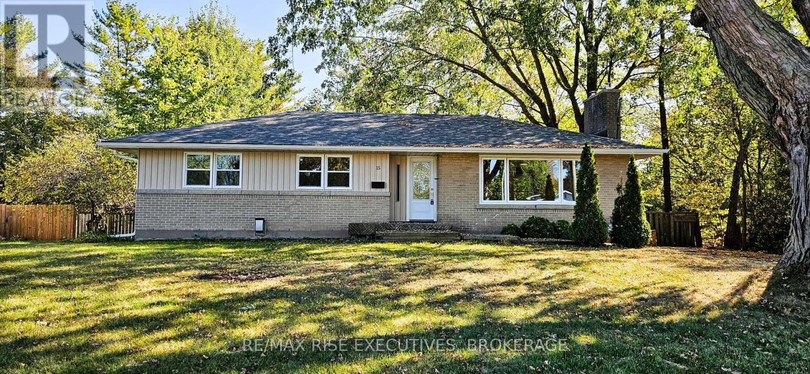 15 Loyalist Avenue, Loyalist, Ontario  K7N 1K4 - Photo 1 - X12436731