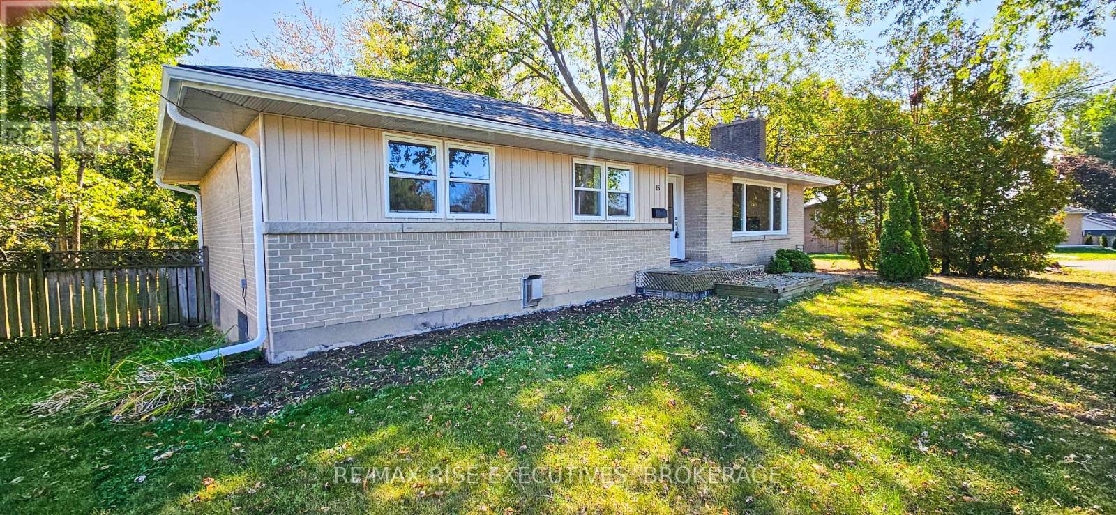 15 Loyalist Avenue, Loyalist, Ontario  K7N 1K4 - Photo 18 - X12436731