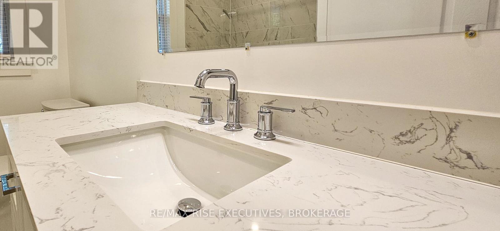 15 Loyalist Avenue, Loyalist, Ontario  K7N 1K4 - Photo 8 - X12436731