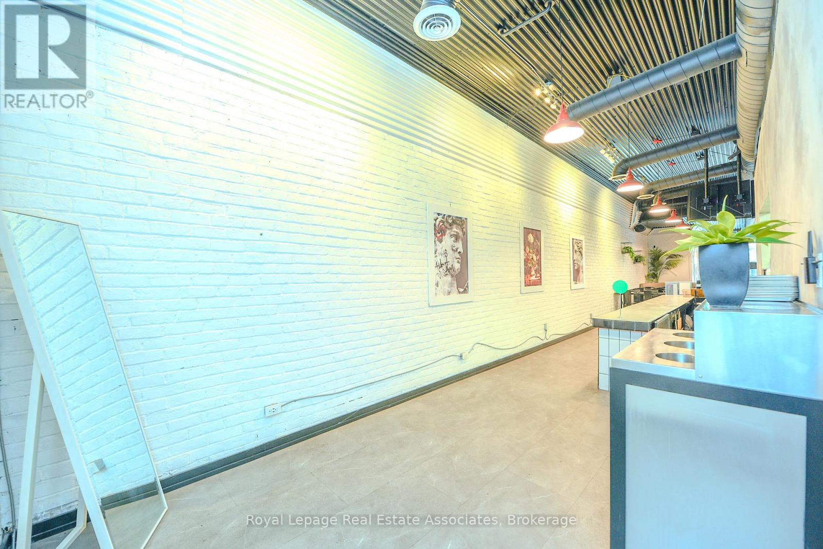 566 Queen Street W, Toronto, Ontario  M5V 2B5 - Photo 15 - C12424112