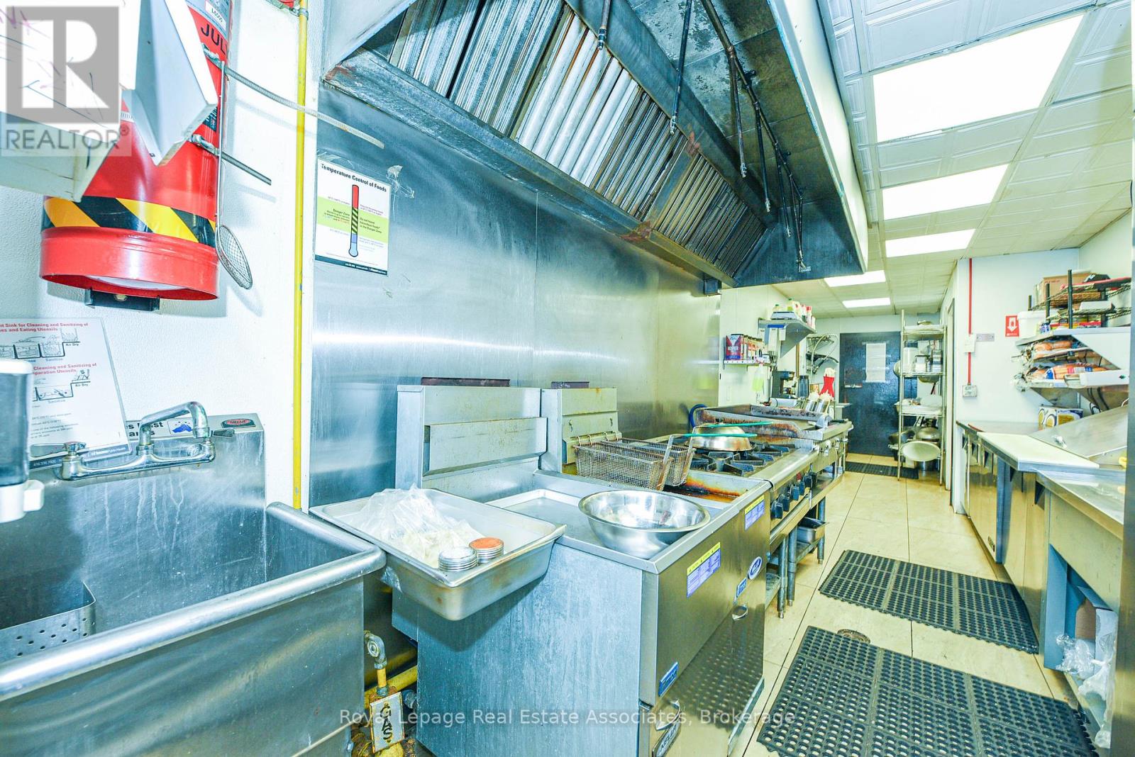 566 Queen Street W, Toronto, Ontario  M5V 2B5 - Photo 25 - C12424112