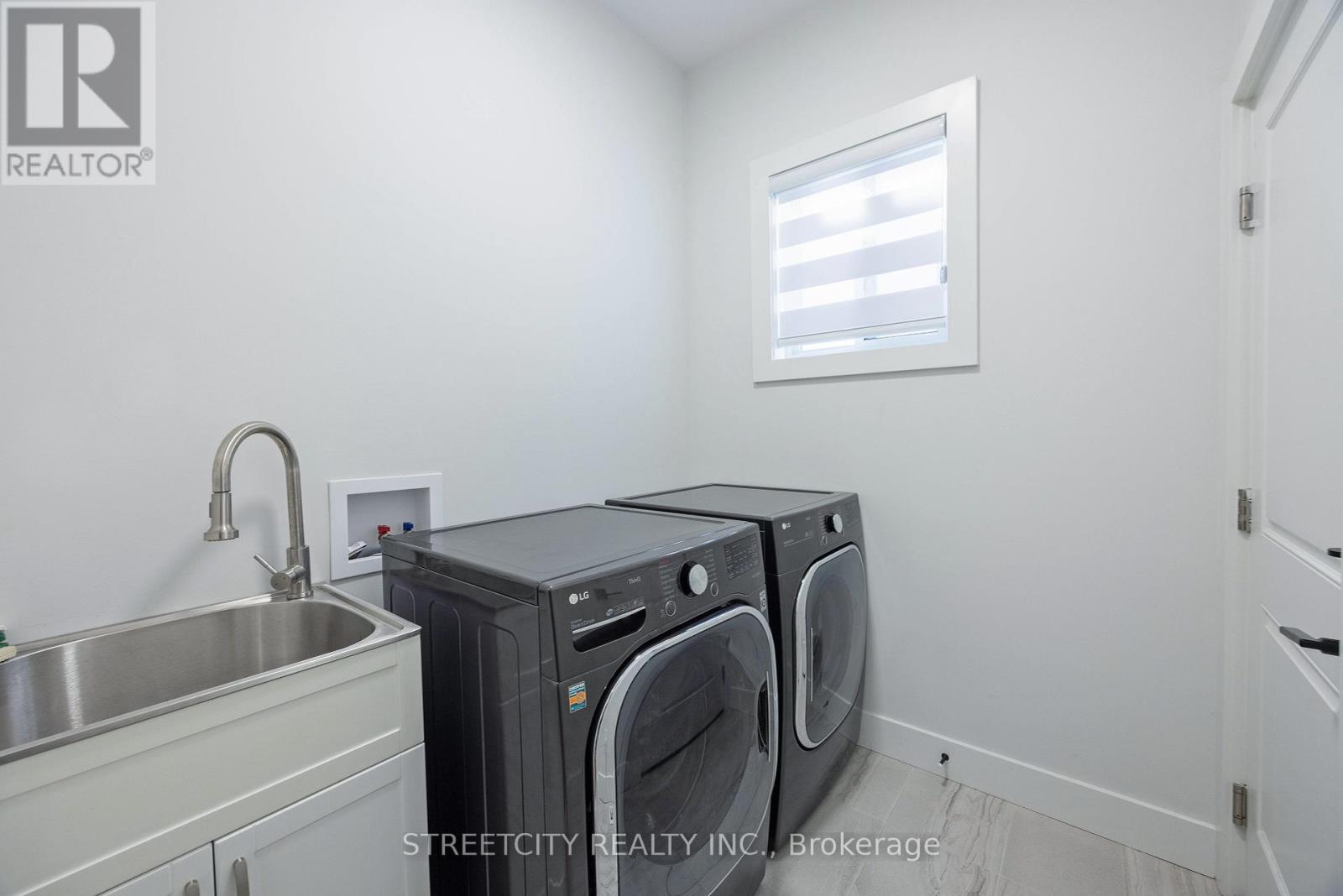 1754 Brunson Way Drive, London South, Ontario  N6K 0H1 - Photo 24 - X12436747