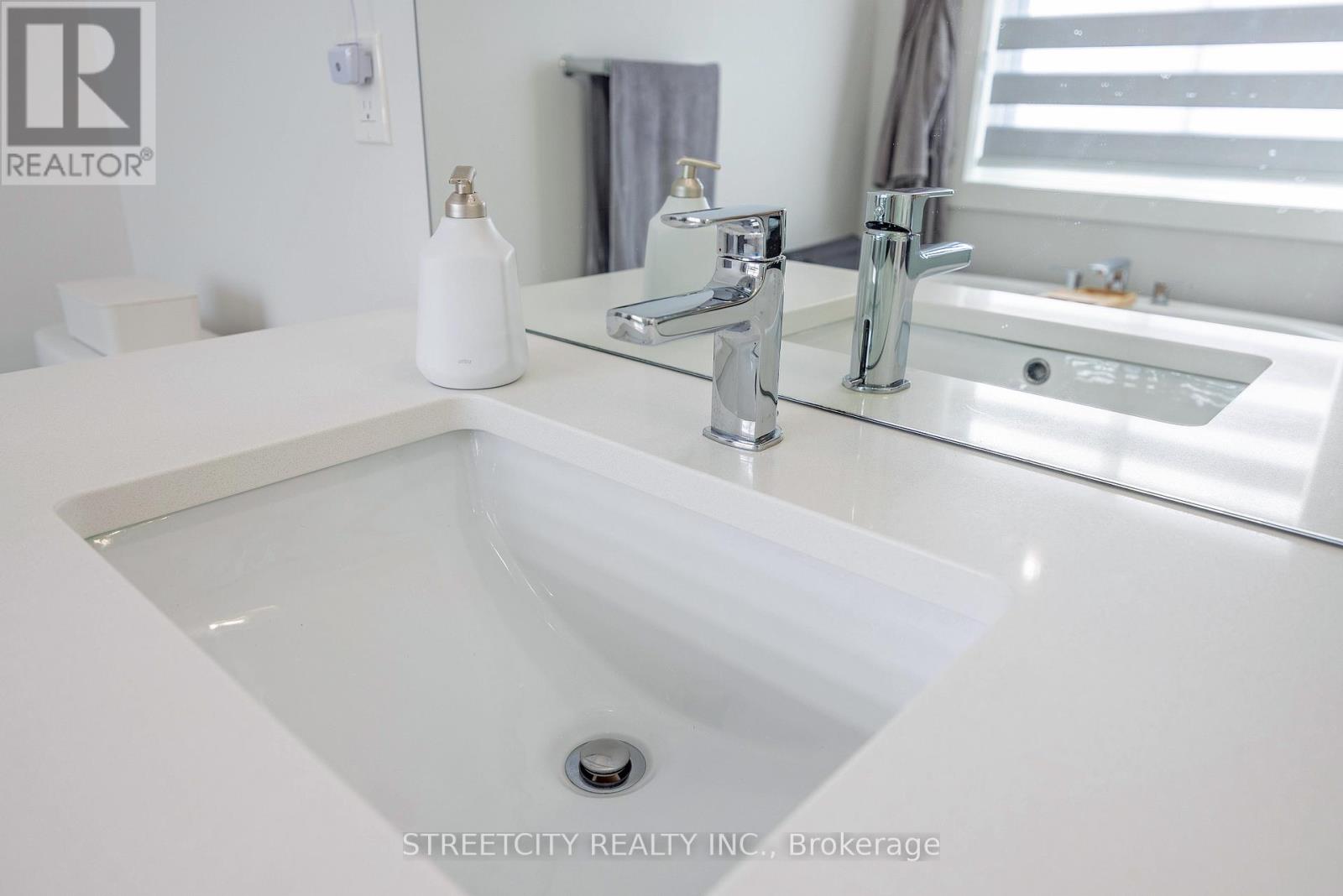 1754 Brunson Way Drive, London South, Ontario  N6K 0H1 - Photo 32 - X12436747