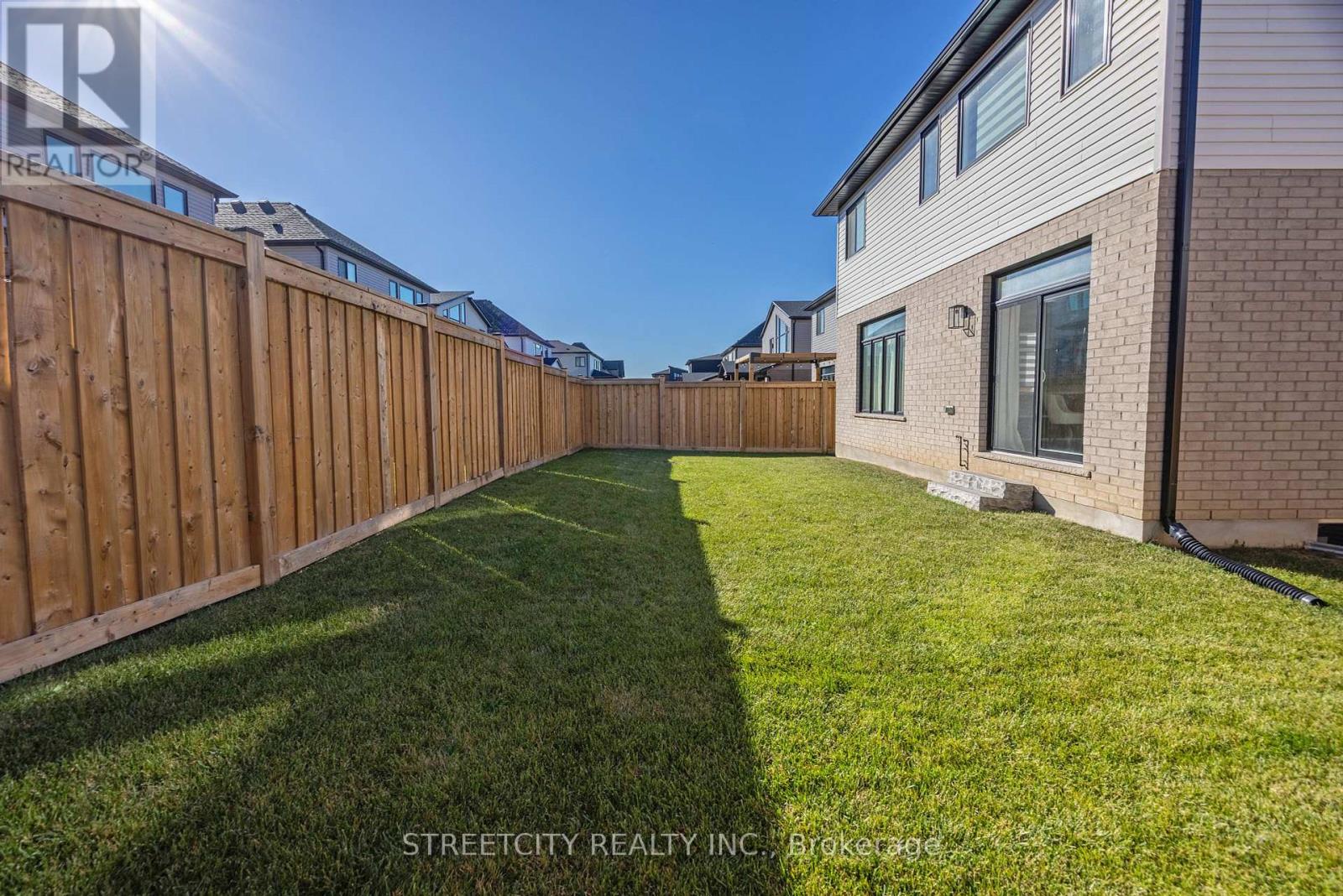 1754 Brunson Way Drive, London South, Ontario  N6K 0H1 - Photo 48 - X12436747