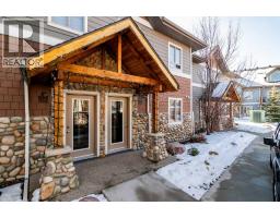 604 & 605, 401 4 Street Elkwater