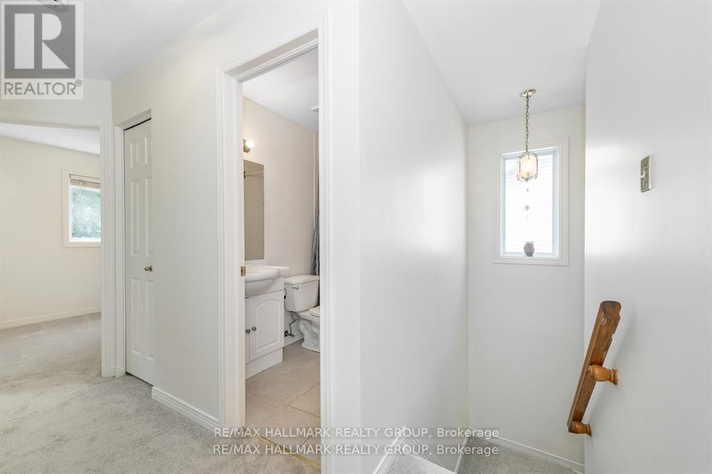 55 Willow Glen Drive, Ottawa, Ontario  K2M 1K9 - Photo 22 - X12436728
