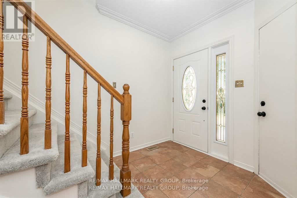55 Willow Glen Drive, Ottawa, Ontario  K2M 1K9 - Photo 4 - X12436728