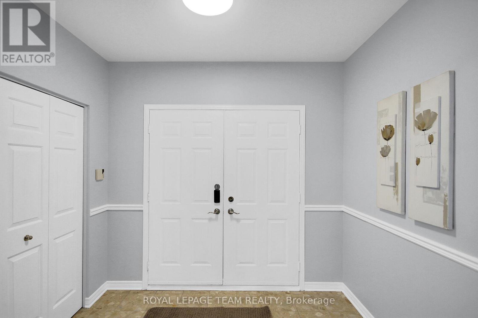 181 Knudson Drive, Ottawa, Ontario  K2K 2C5 - Photo 8 - X12436742