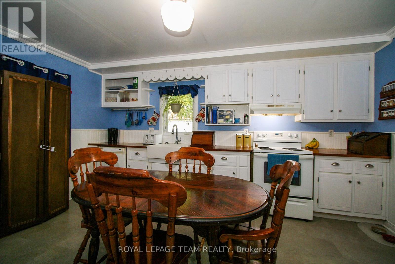 46 Joseph Street, North Dundas, Ontario  K0C 1H0 - Photo 7 - X12436815
