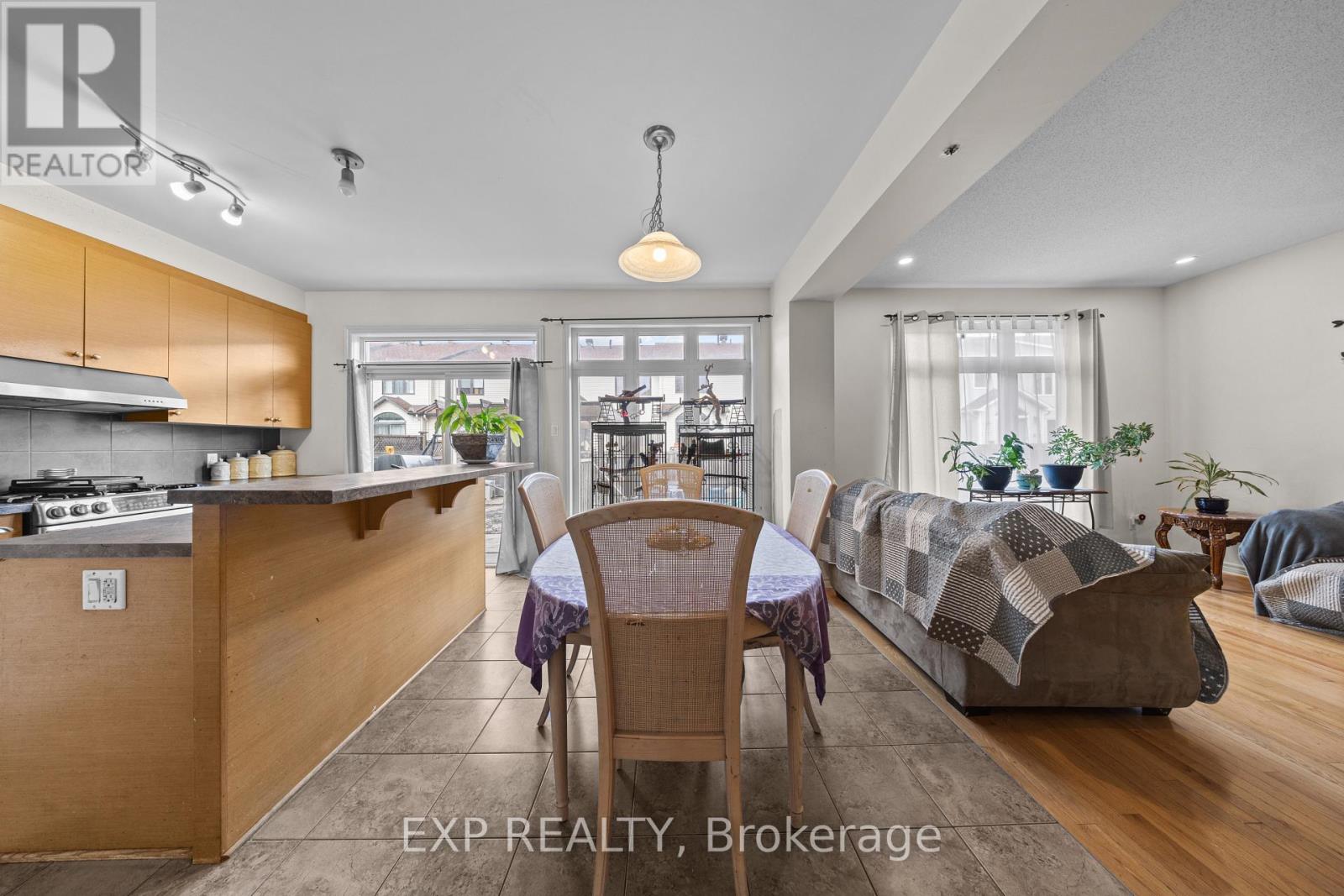 121 Daglan Crescent, Ottawa, Ontario  K4A 0W7 - Photo 8 - X12436832