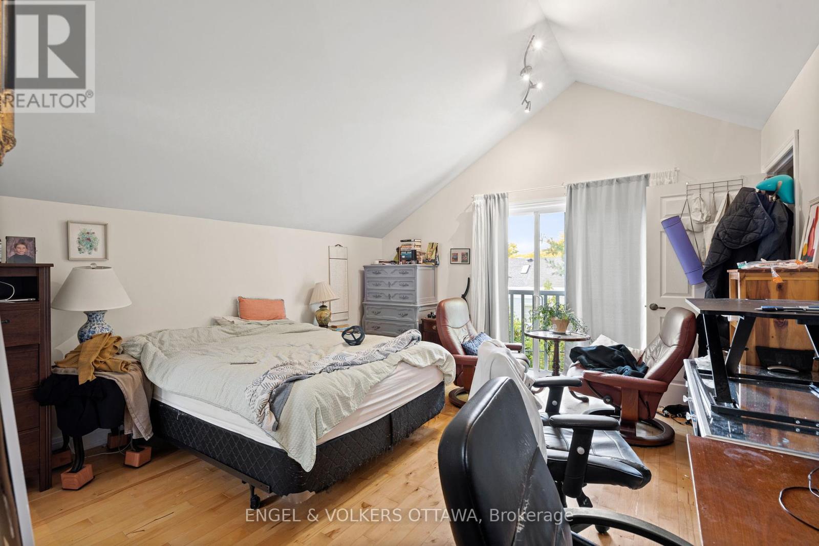 A & B - 116 Cambridge Street N, Ottawa, Ontario  K1R 7A7 - Photo 17 - X12436849