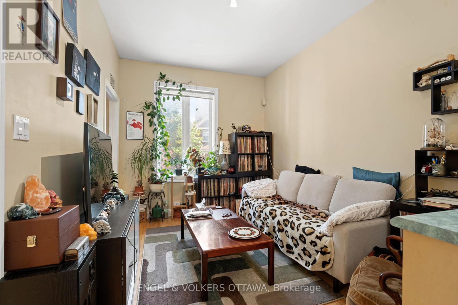 A & B - 116 Cambridge Street N, Ottawa, Ontario  K1R 7A7 - Photo 8 - X12436849