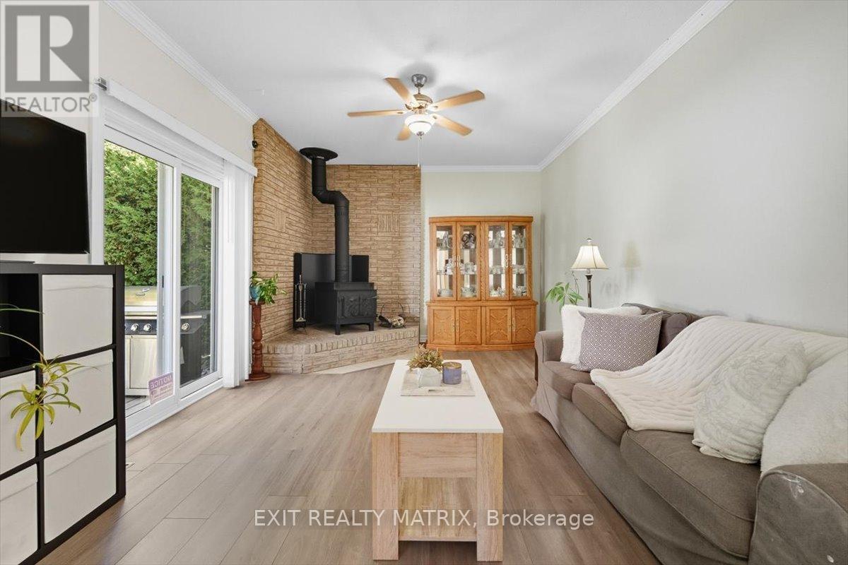 159 Dunlop Crescent, Russell, Ontario  K4R 1B3 - Photo 17 - X12436912