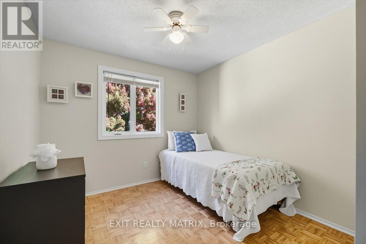 159 Dunlop Crescent, Russell, Ontario  K4R 1B3 - Photo 25 - X12436912
