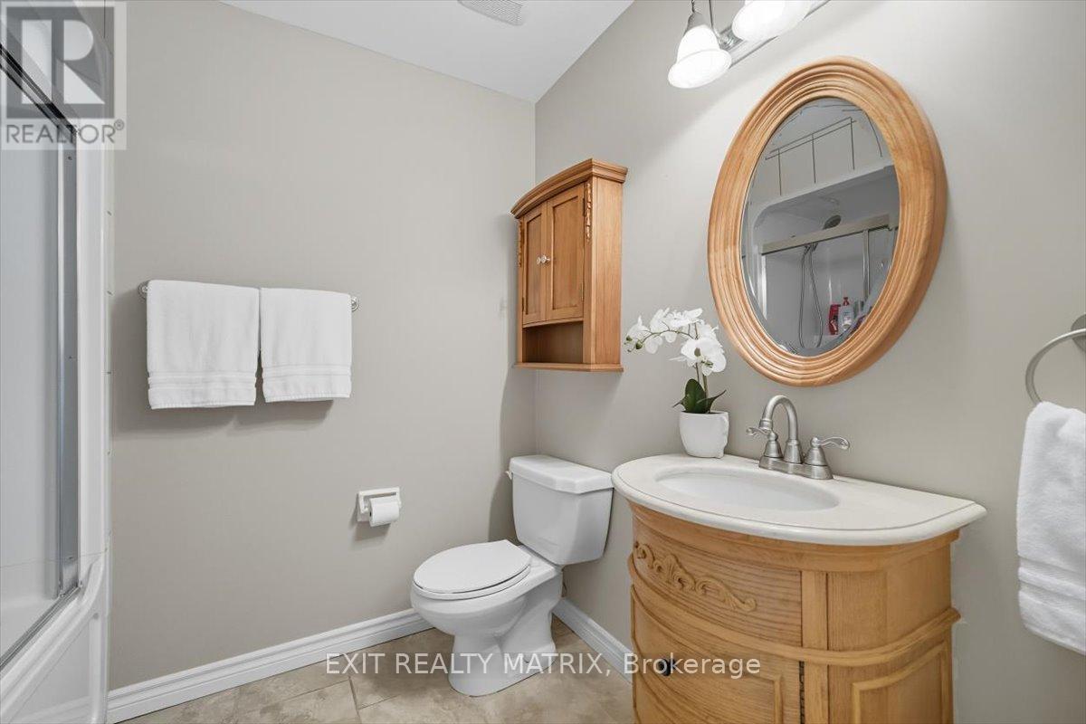 159 Dunlop Crescent, Russell, Ontario  K4R 1B3 - Photo 26 - X12436912