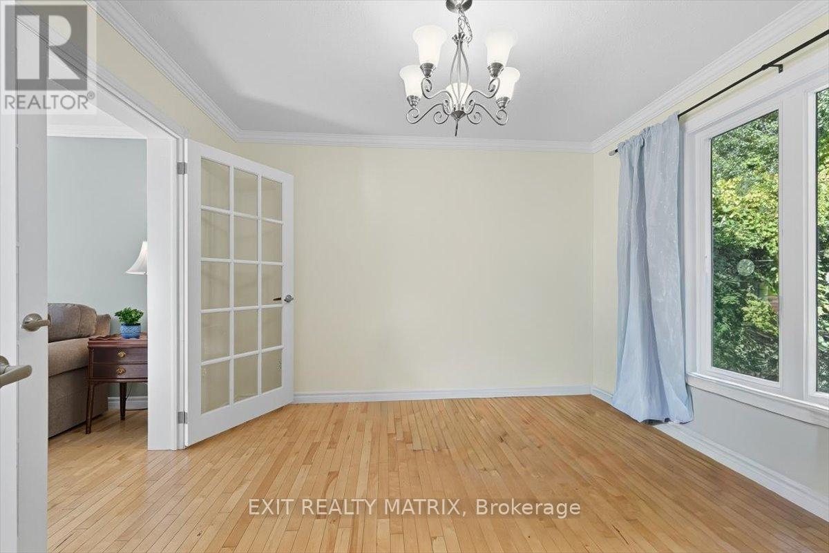 159 Dunlop Crescent, Russell, Ontario  K4R 1B3 - Photo 9 - X12436912