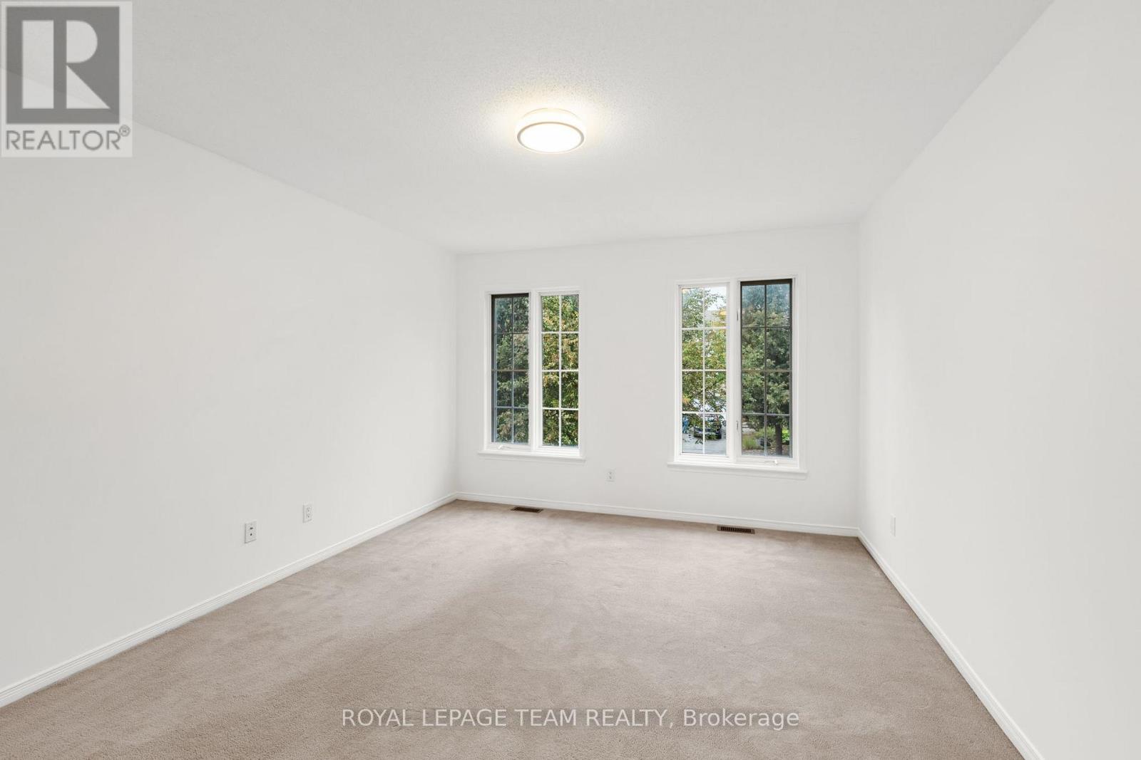 137 Macassa Circle, Ottawa, Ontario  K2T 1J9 - Photo 14 - X12436914