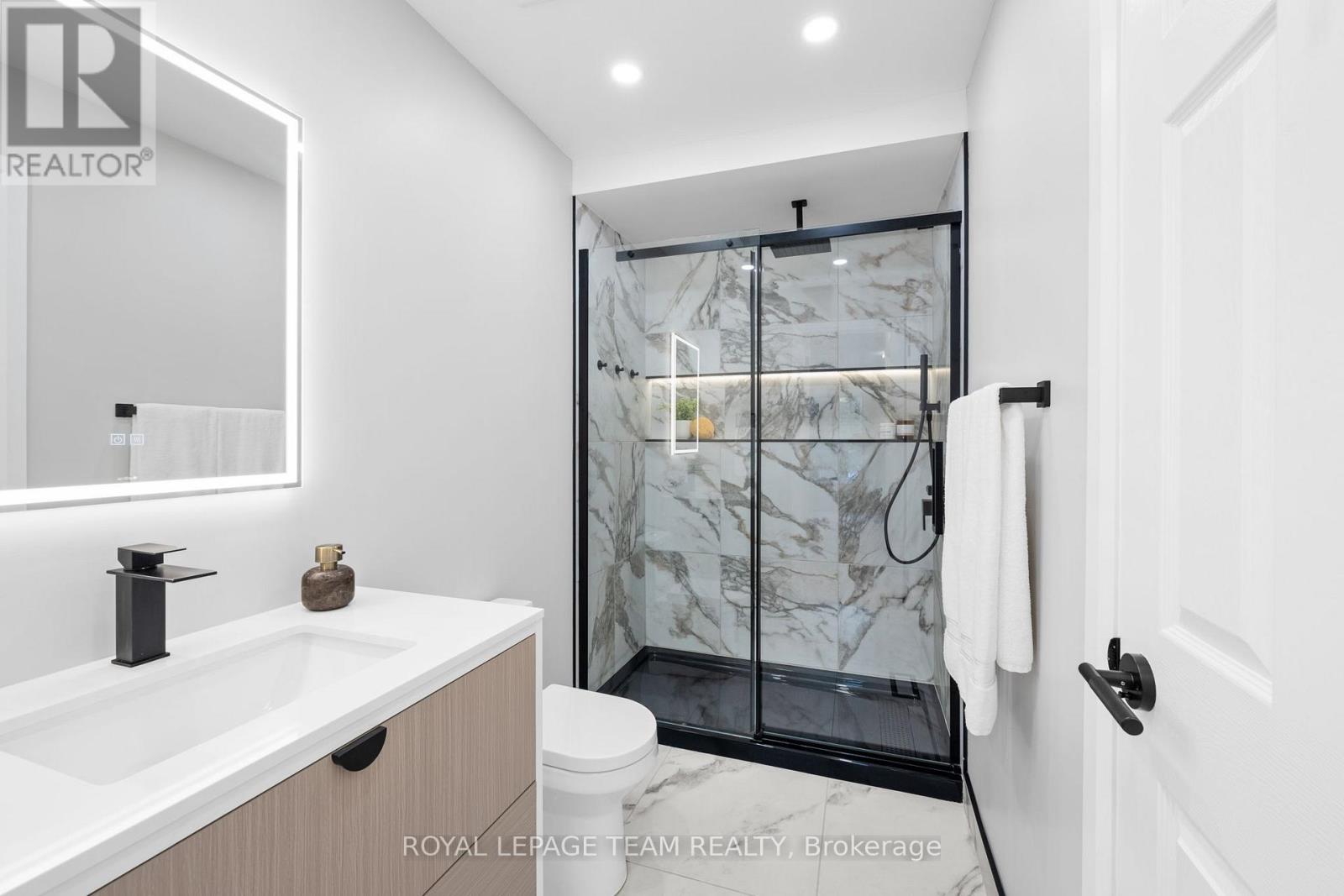 137 Macassa Circle, Ottawa, Ontario  K2T 1J9 - Photo 18 - X12436914
