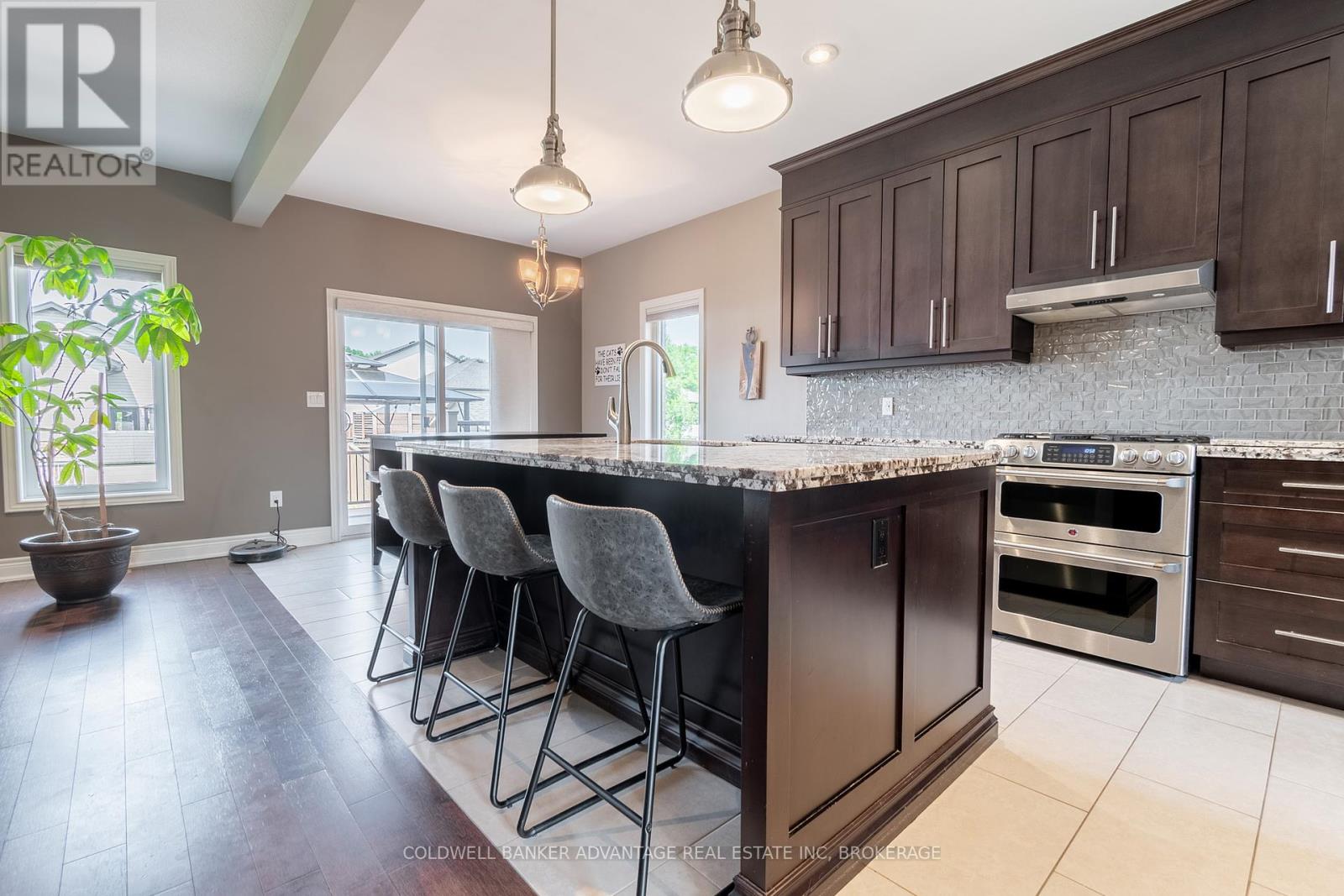 135 Forest Ridge Court, Welland (West Welland), Ontario  L3C 0C2 - Photo 10 - X12436777