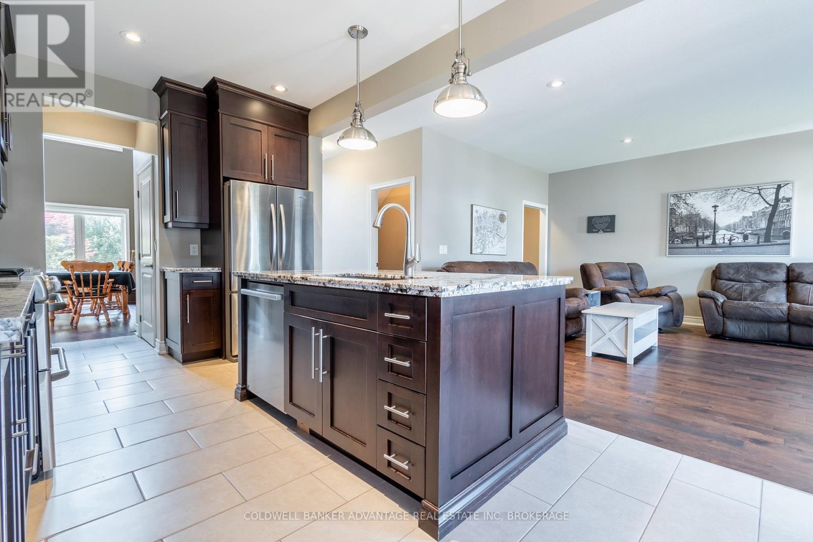 135 Forest Ridge Court, Welland (West Welland), Ontario  L3C 0C2 - Photo 12 - X12436777