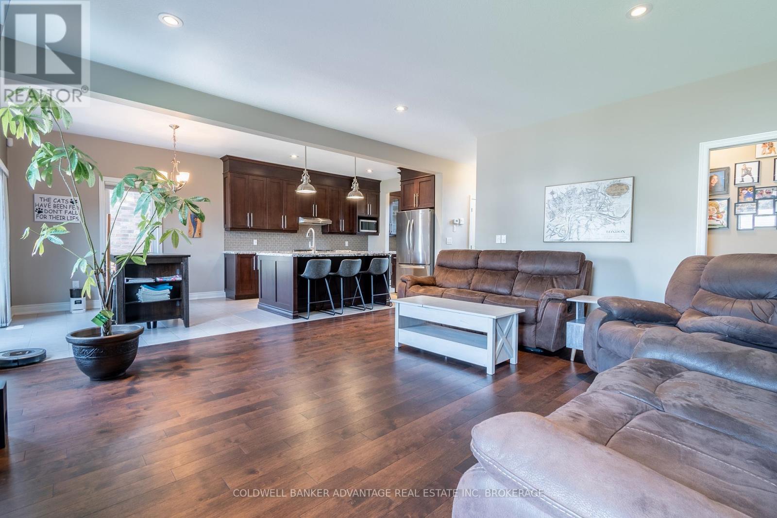 135 Forest Ridge Court, Welland (West Welland), Ontario  L3C 0C2 - Photo 15 - X12436777