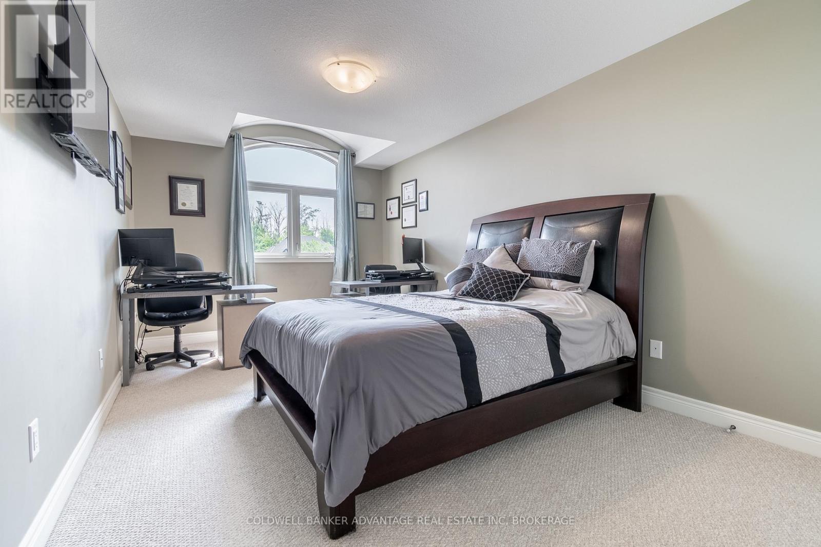 135 Forest Ridge Court, Welland (West Welland), Ontario  L3C 0C2 - Photo 21 - X12436777