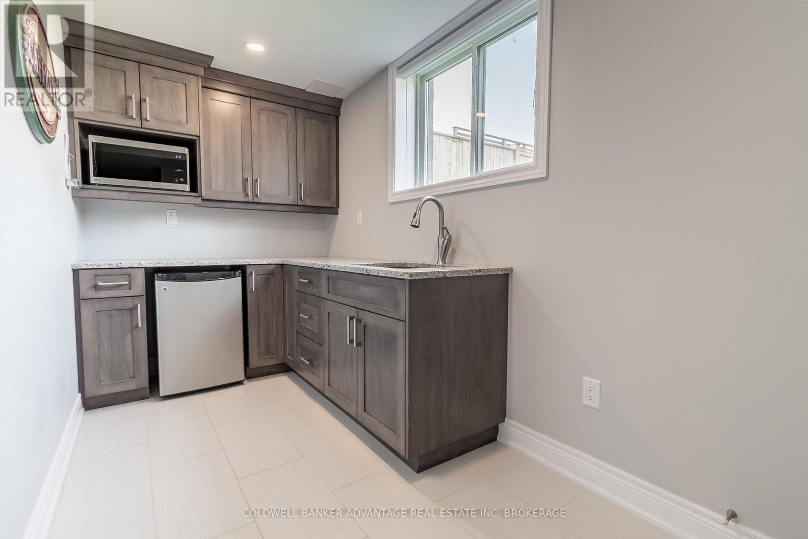 135 Forest Ridge Court, Welland (West Welland), Ontario  L3C 0C2 - Photo 33 - X12436777