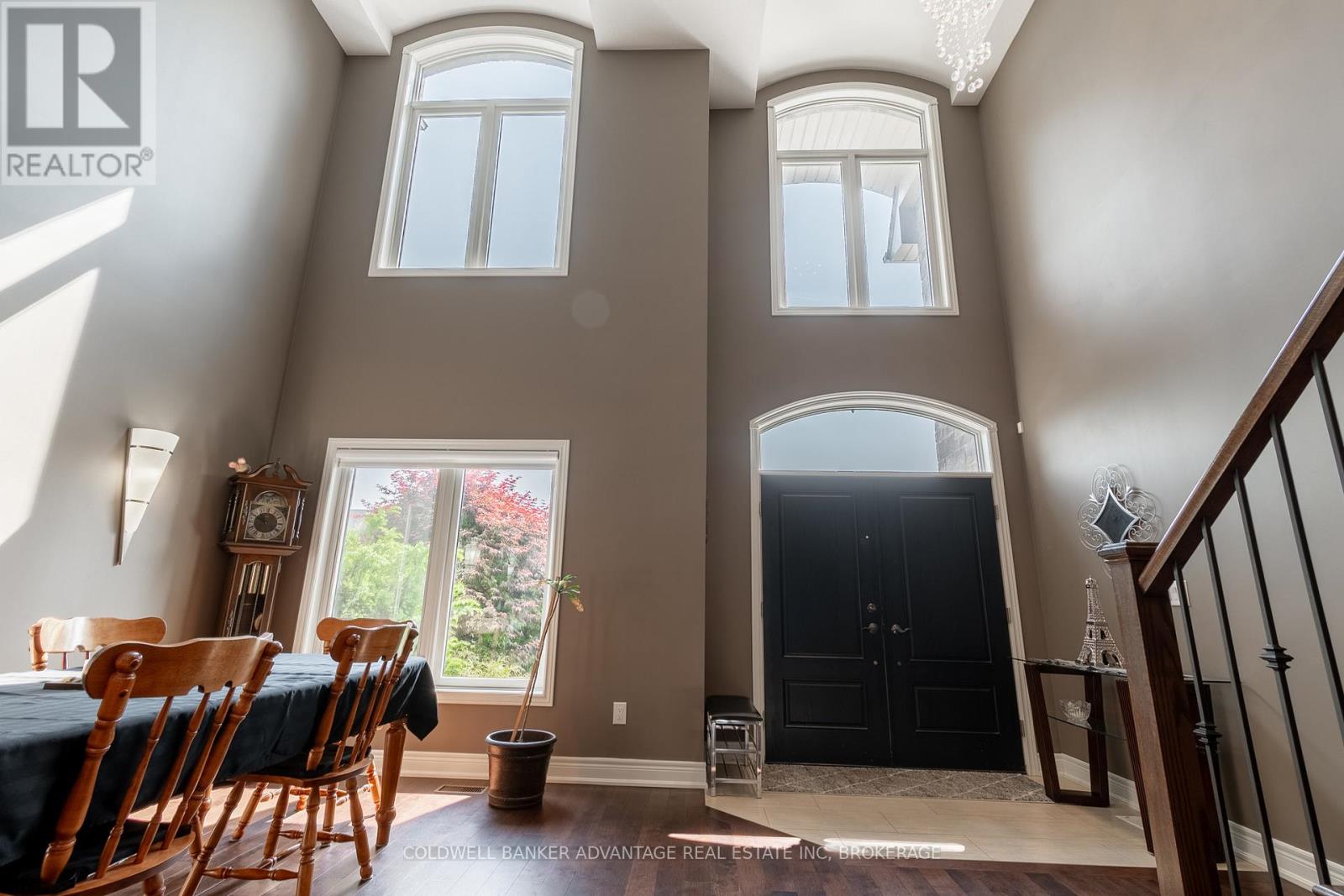 135 Forest Ridge Court, Welland (West Welland), Ontario  L3C 0C2 - Photo 7 - X12436777