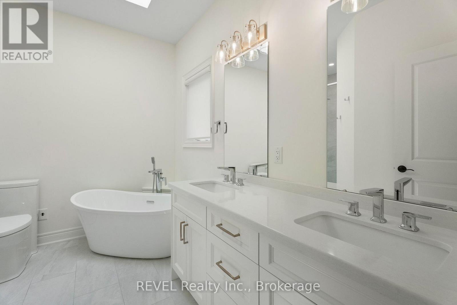 3532 Canfield Crescent, Fort Erie (Black Creek), Ontario  L0S 1S0 - Photo 28 - X12436800