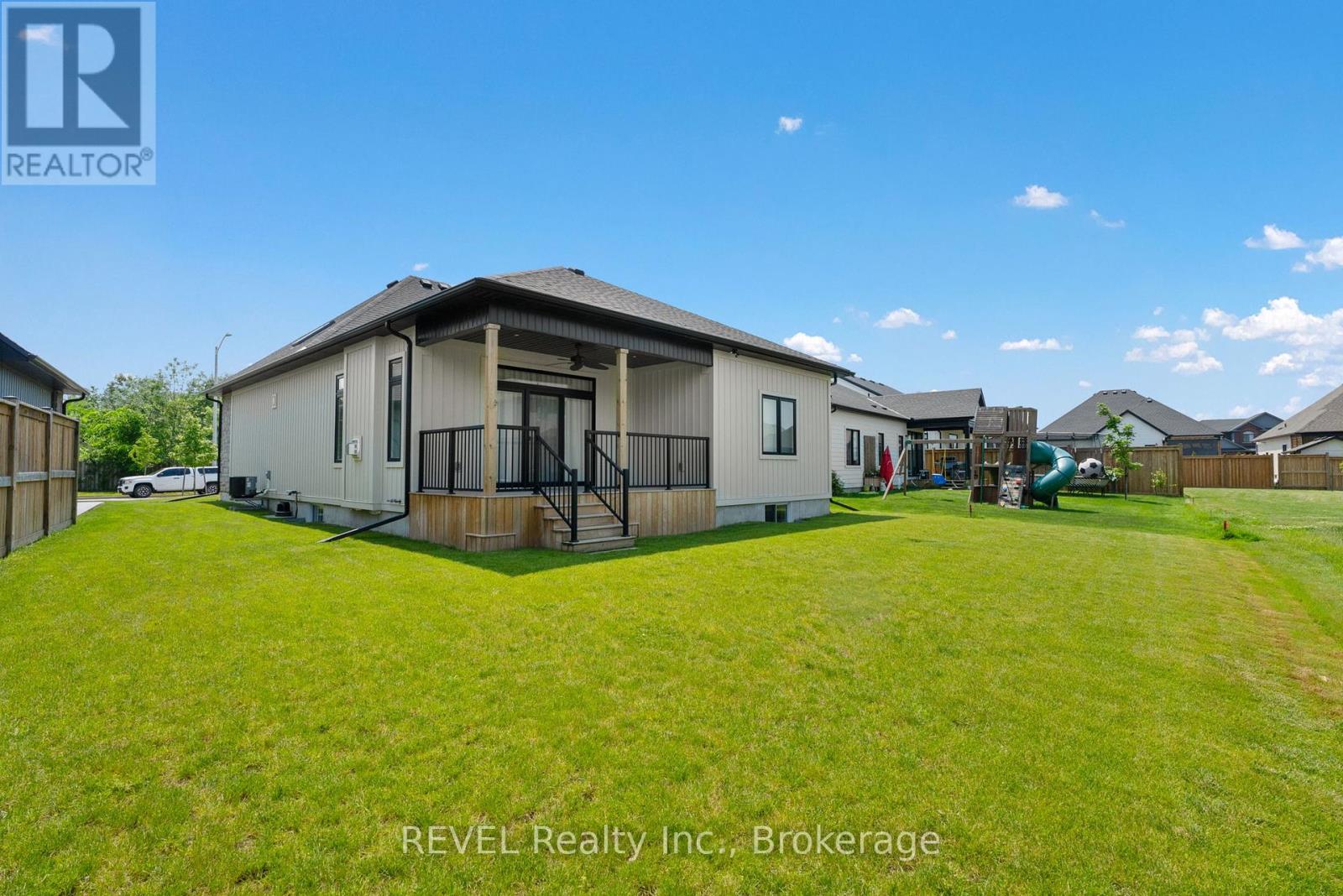 3532 Canfield Crescent, Fort Erie (Black Creek), Ontario  L0S 1S0 - Photo 39 - X12436800